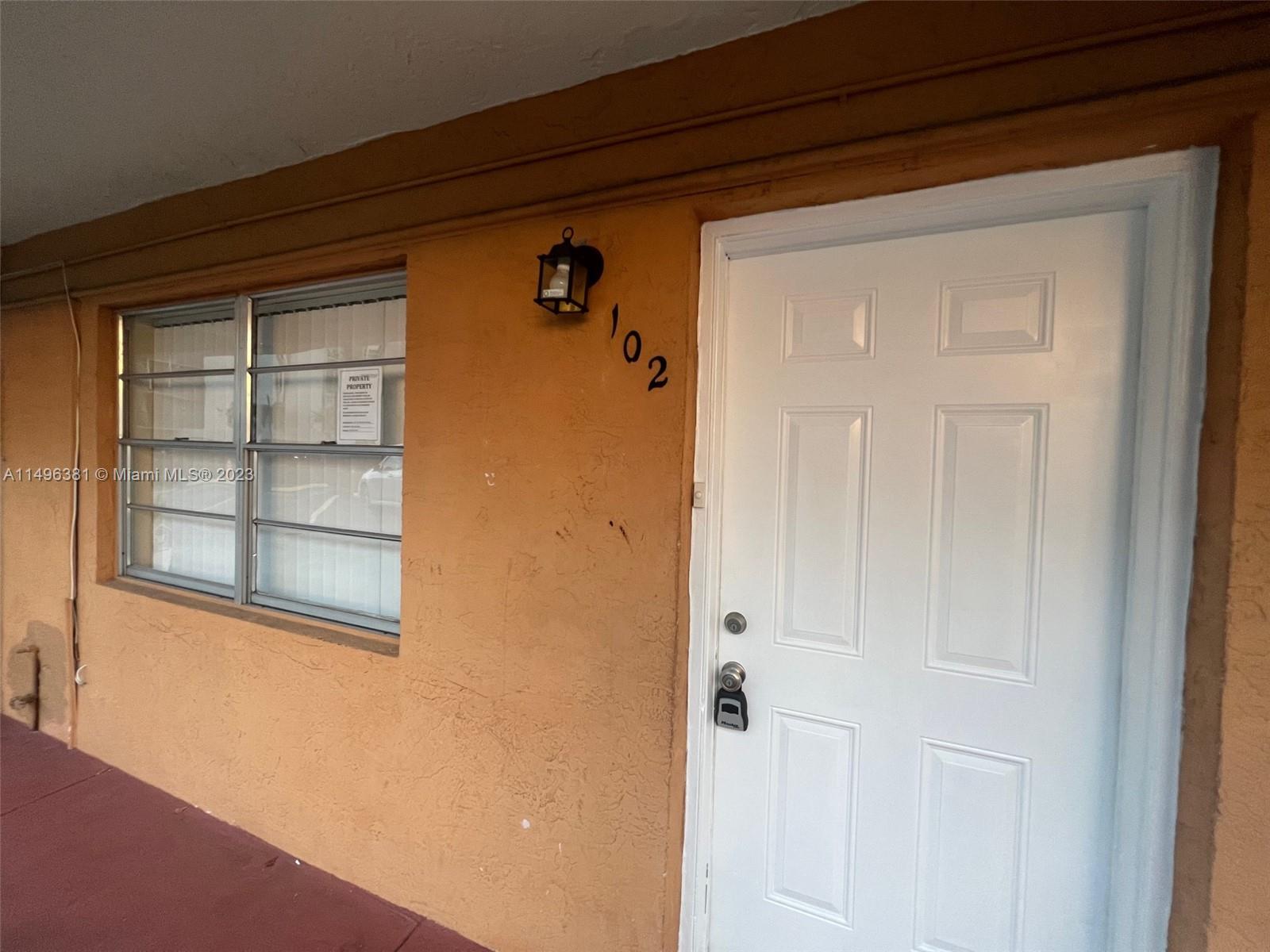 275 W 68th St St 102, Hialeah, Miami-Dade County, Florida - 2 Bedrooms  
3 Bathrooms - 