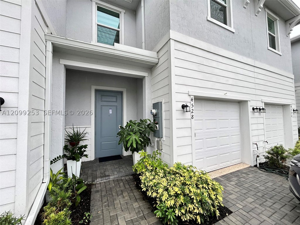 Photo of 4528 Hollister Ave, Lake Worth, FL 33463 (MLS # A12099253)