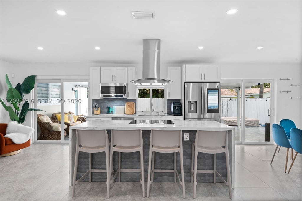 Photo of 208 SE 4th Ter, Dania Beach, FL 33004 (MLS # A12092716)