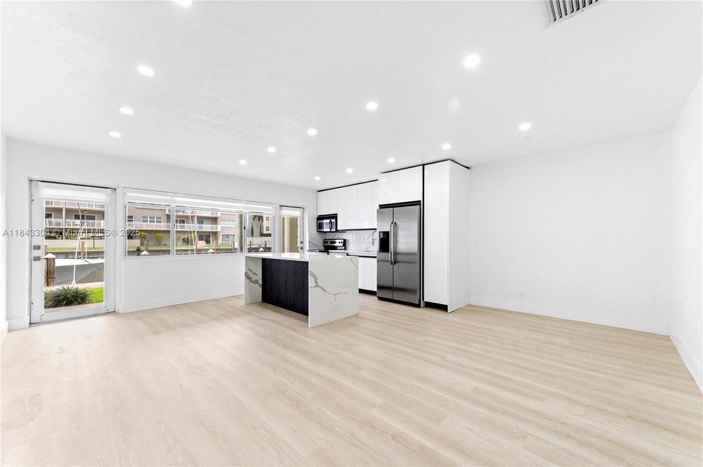 Photo of 2881 NE 32nd St #115, Fort Lauderdale, FL 33306 (MLS # A11843304)