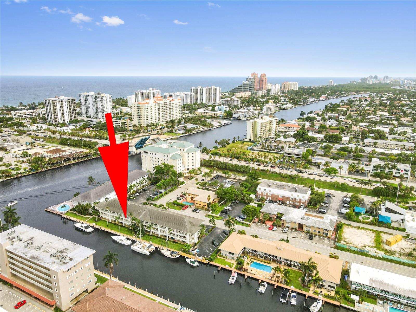 WATERSIDE ON THE INTRACOA - Residential