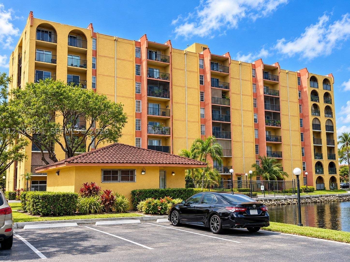 4717 NW 7th St 20310, Miami FL 33126