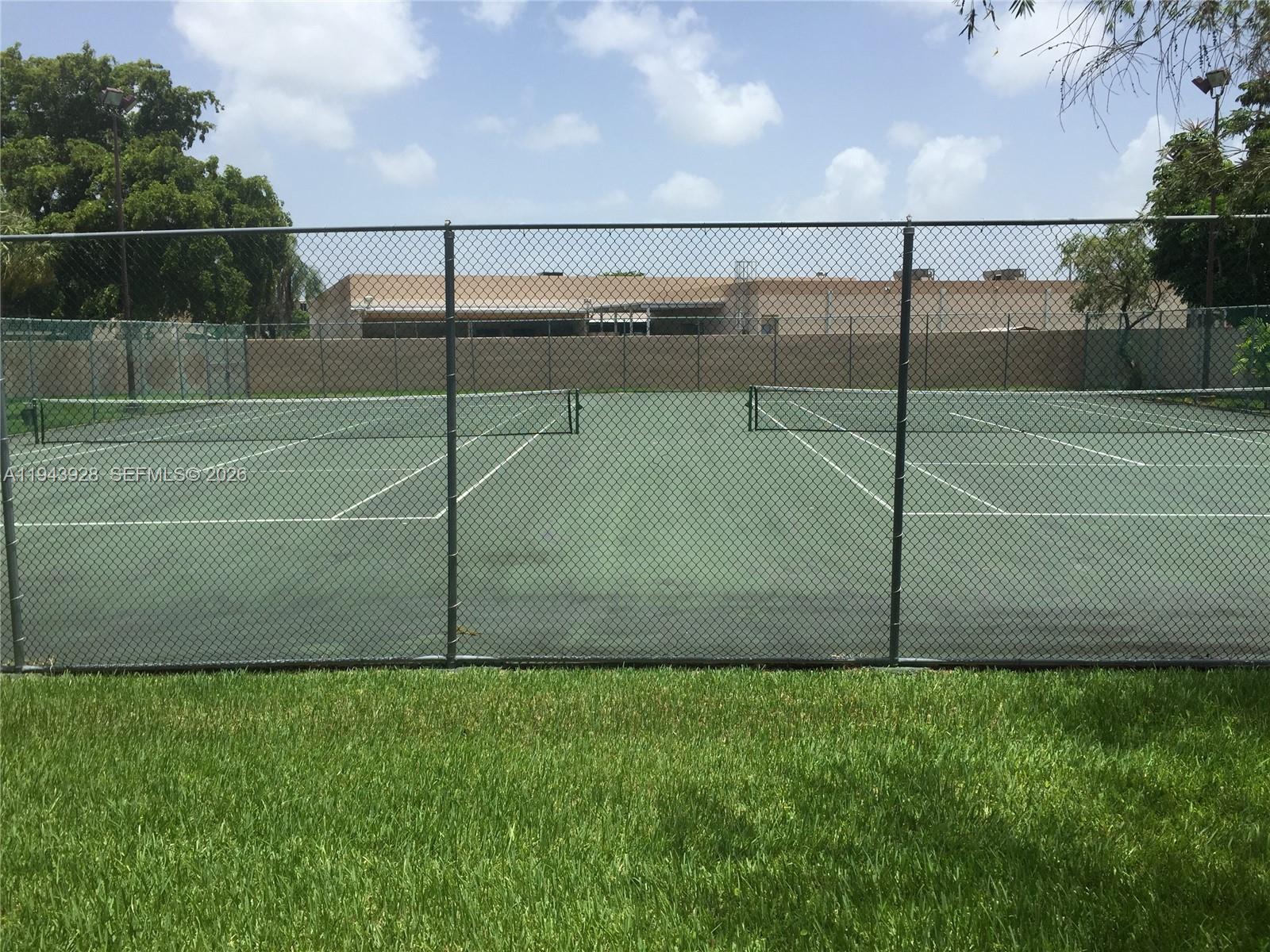 THE GARDENS OF KENDALL CO - Residential Lease