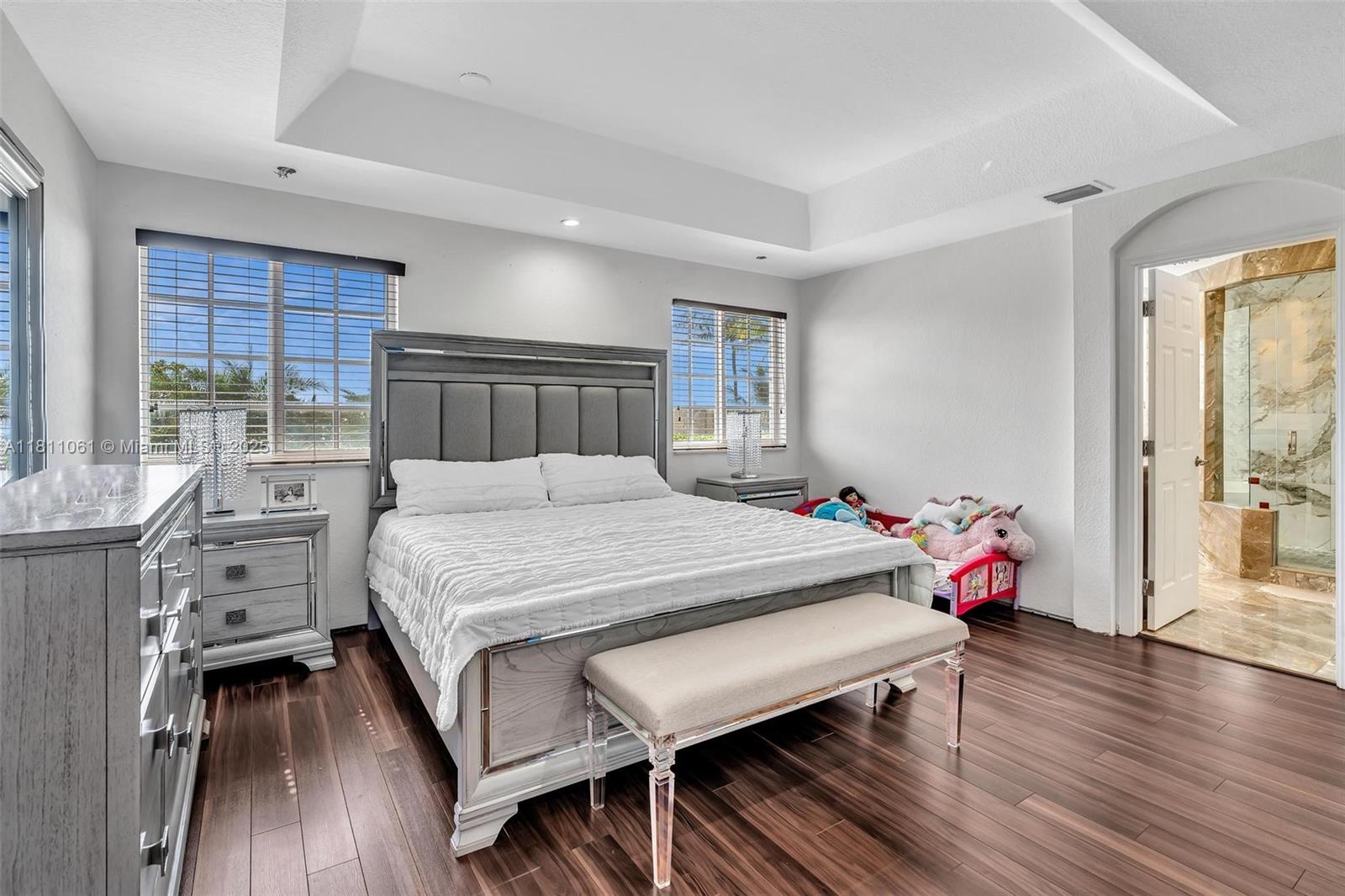 SILVER PALM LAKE - Residential