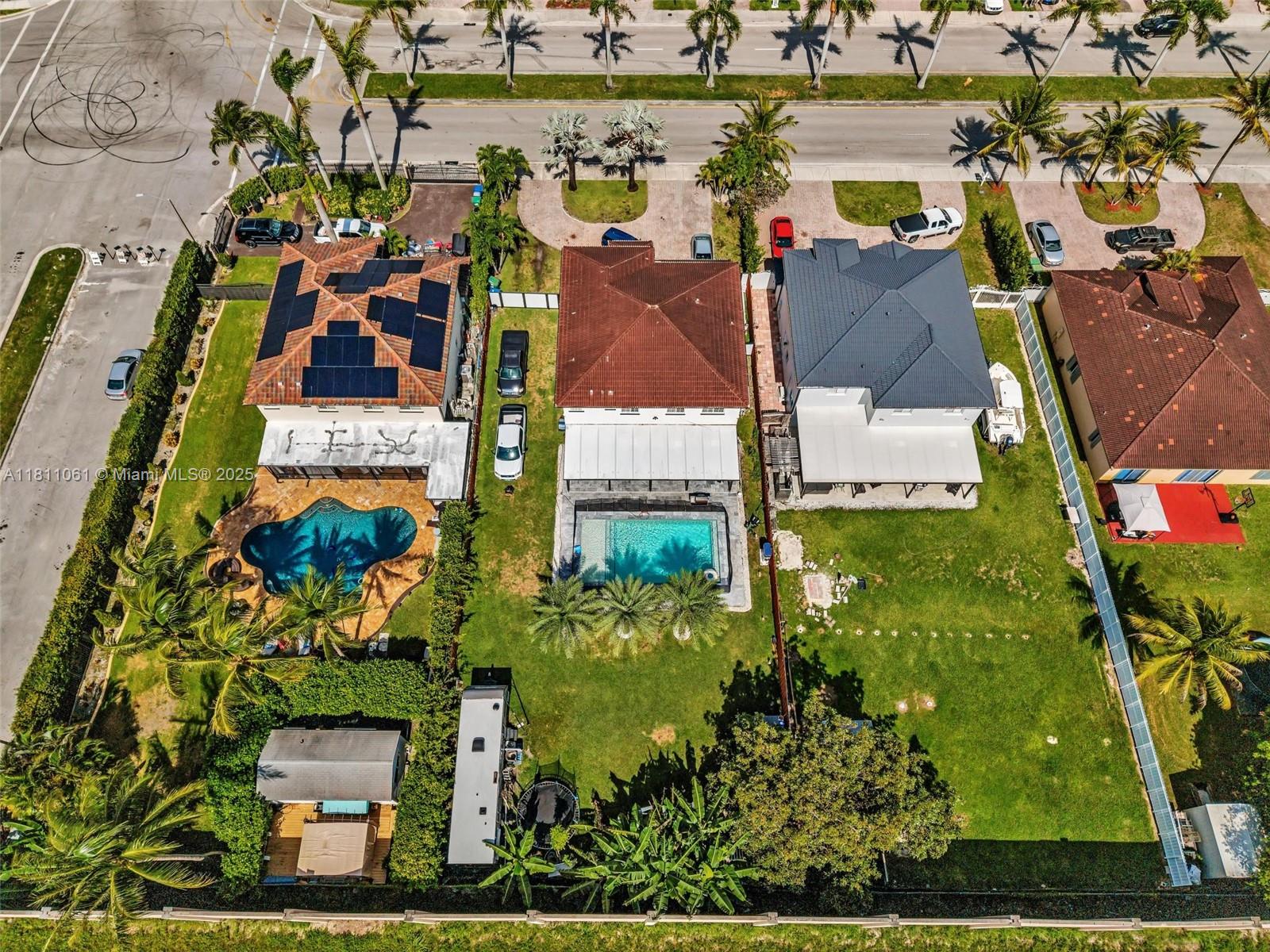 SILVER PALM LAKE - Residential