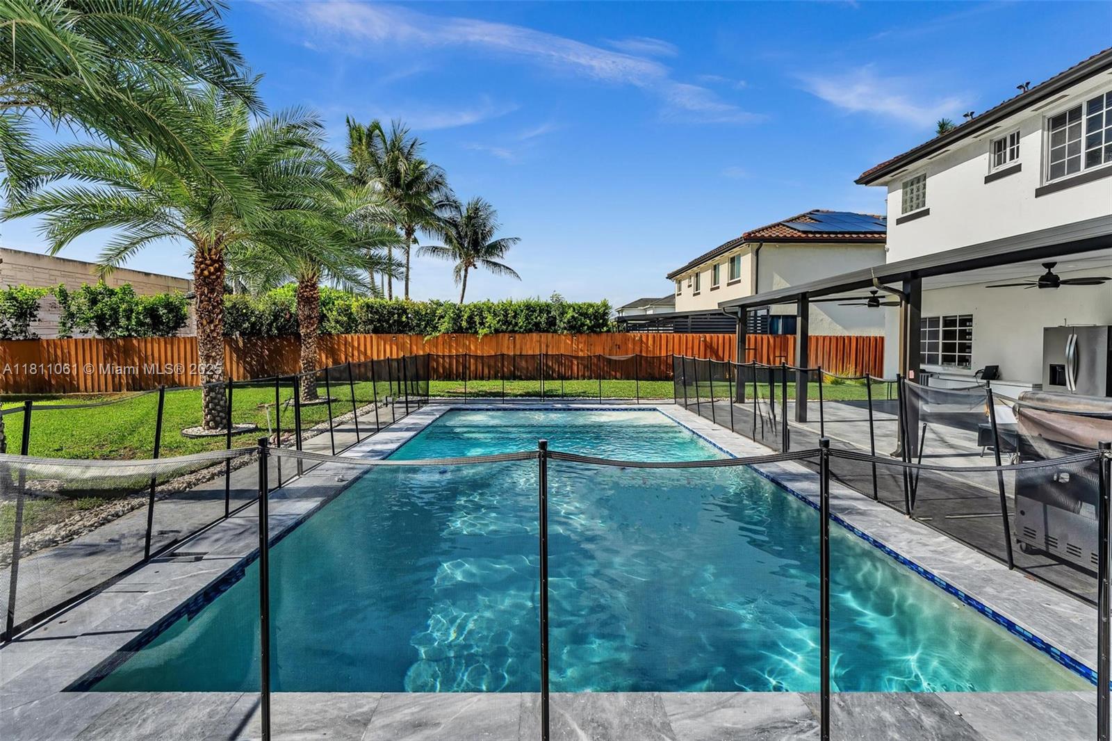 SILVER PALM LAKE - Residential