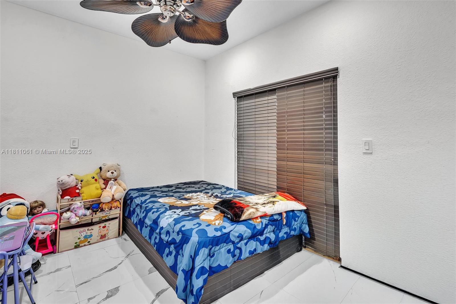 SILVER PALM LAKE - Residential