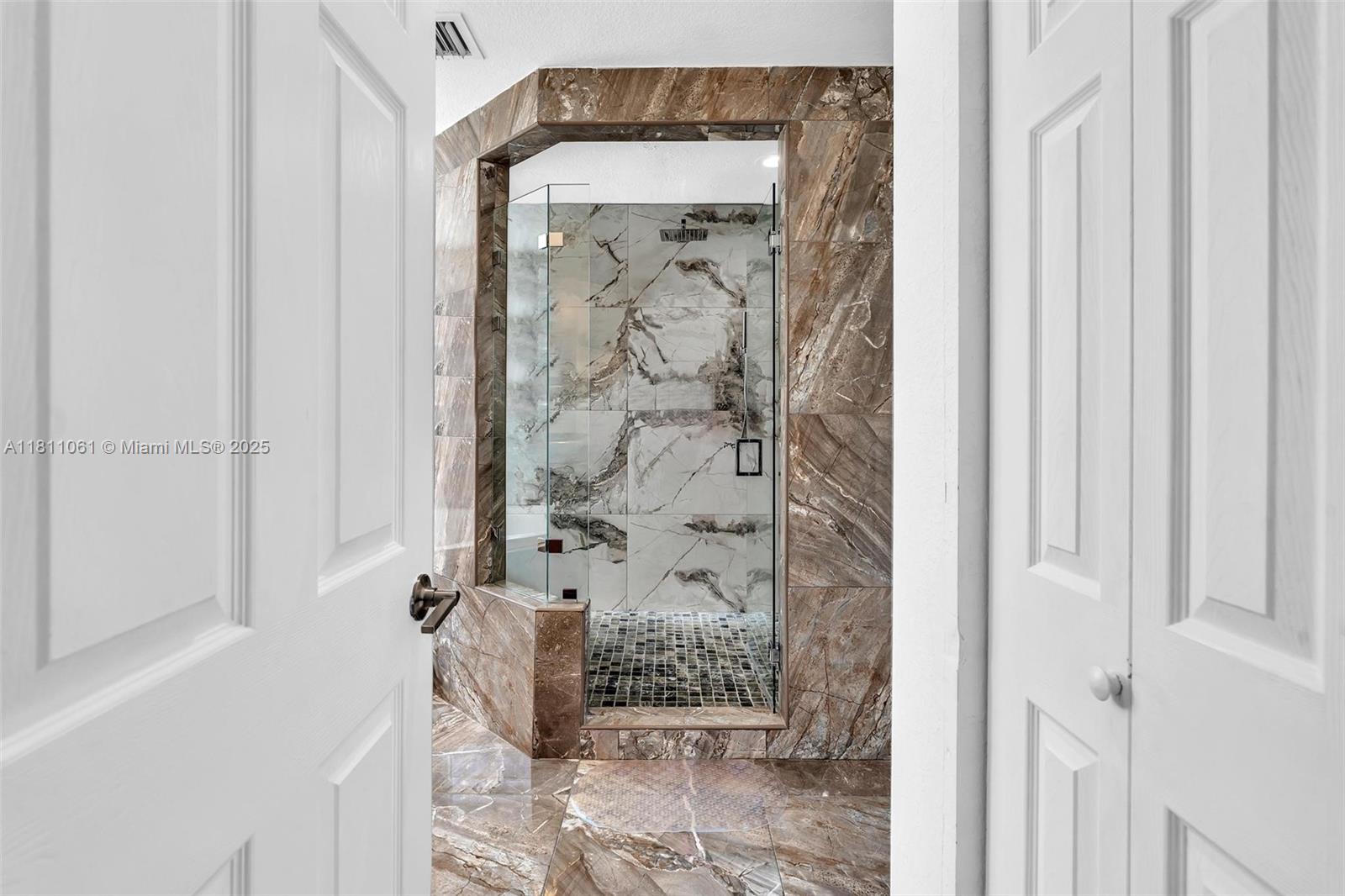 SILVER PALM LAKE - Residential