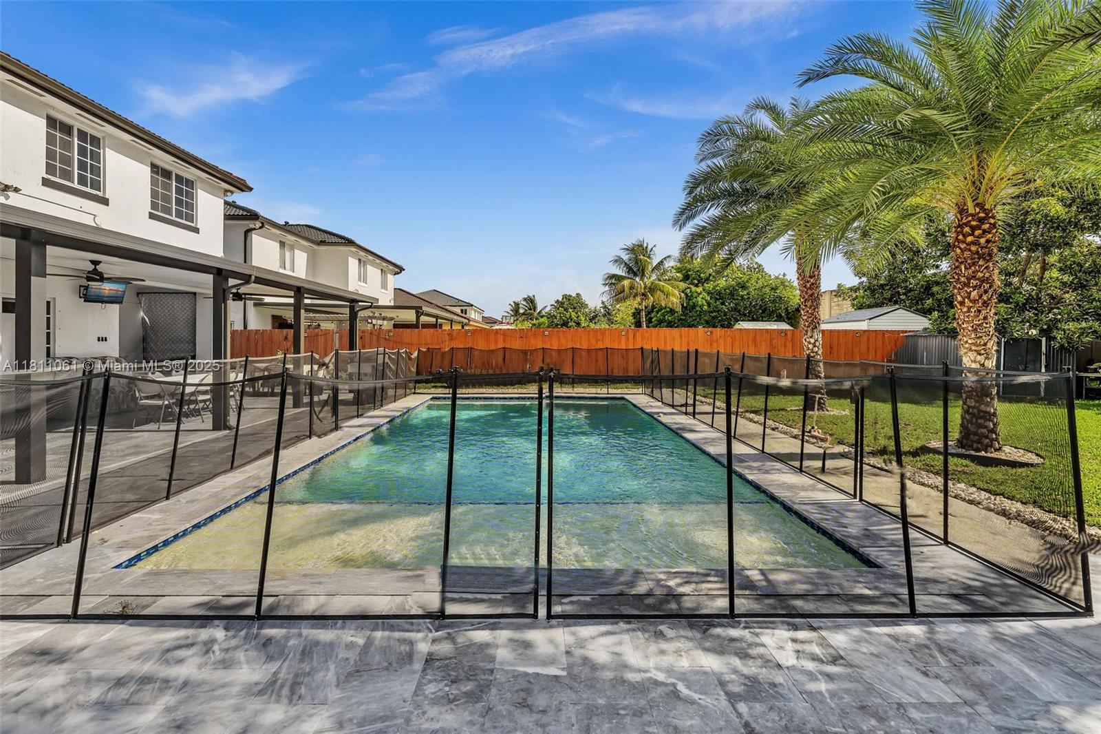 SILVER PALM LAKE - Residential