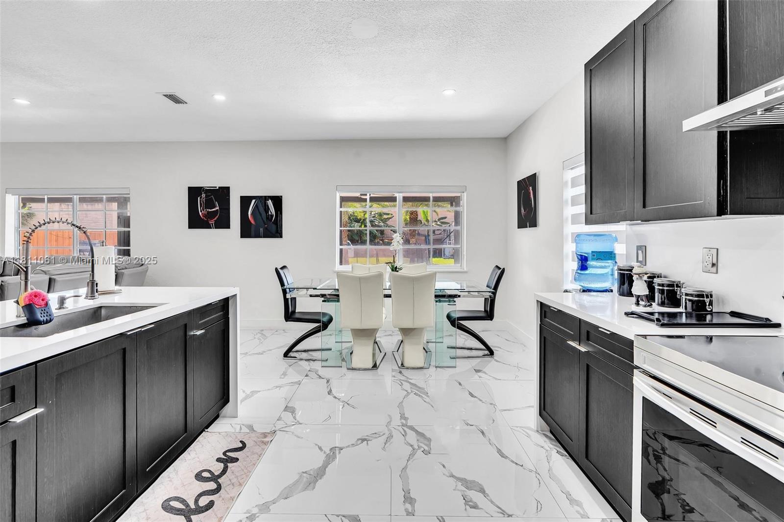SILVER PALM LAKE - Residential