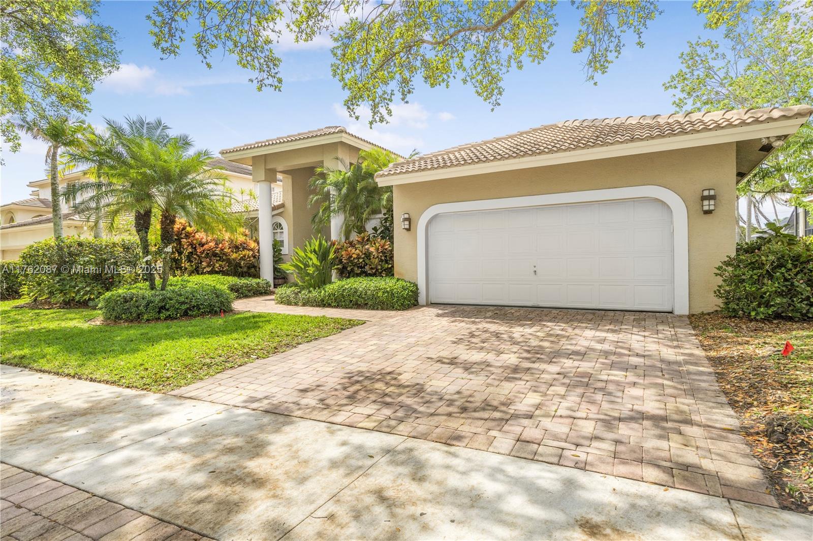 Property for Sale at 2943 Oakbrook Dr, Weston, Broward County, Florida - Bedrooms: 4 
Bathrooms: 3  - $1,250,000