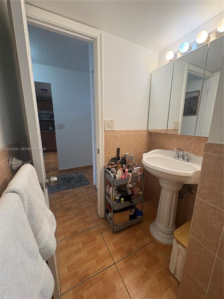 EDEN ISLES CONDO PART 1 - Residential