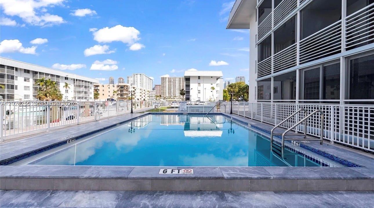 EDEN ISLES CONDO PART 1 - Residential