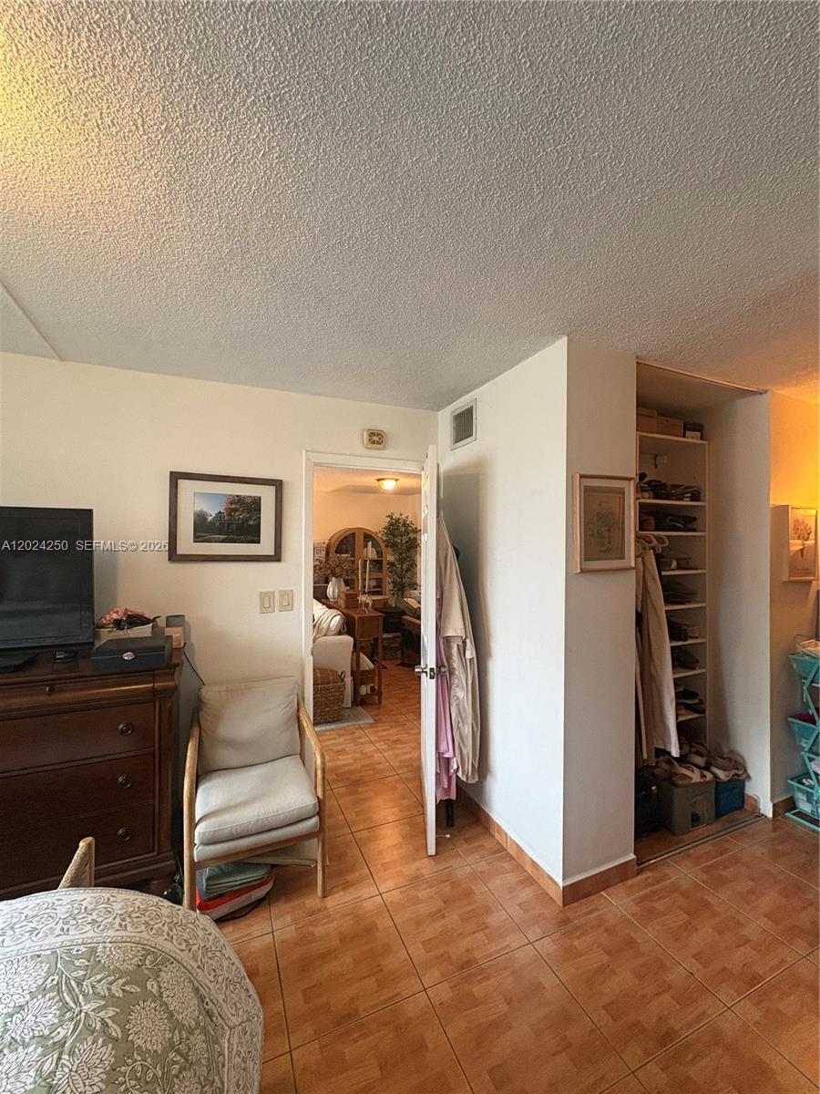 EDEN ISLES CONDO PART 1 - Residential
