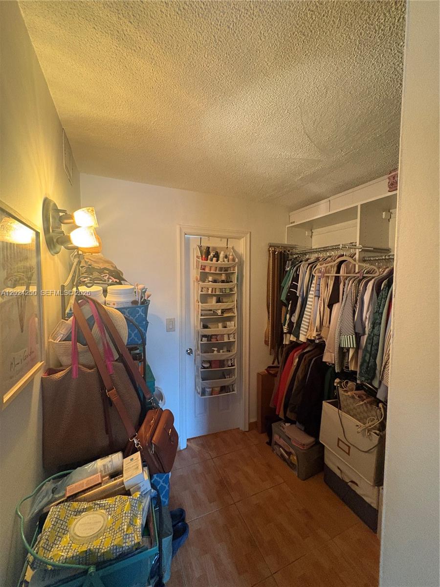 EDEN ISLES CONDO PART 1 - Residential