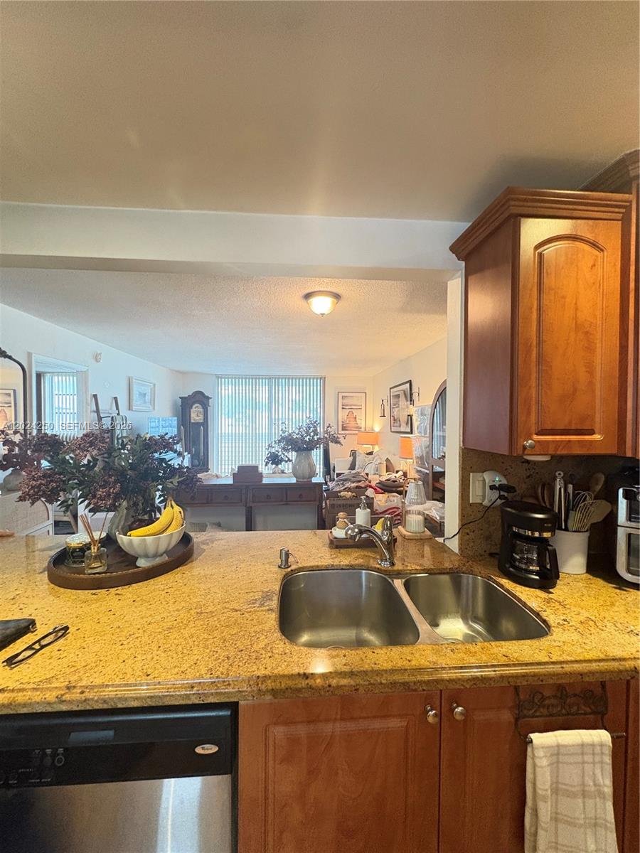 EDEN ISLES CONDO PART 1 - Residential