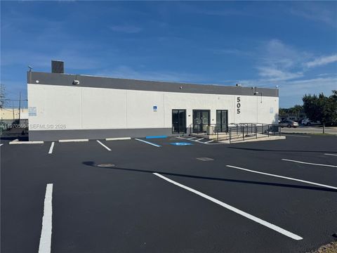 505 NE 125th St North Miami FL 33161