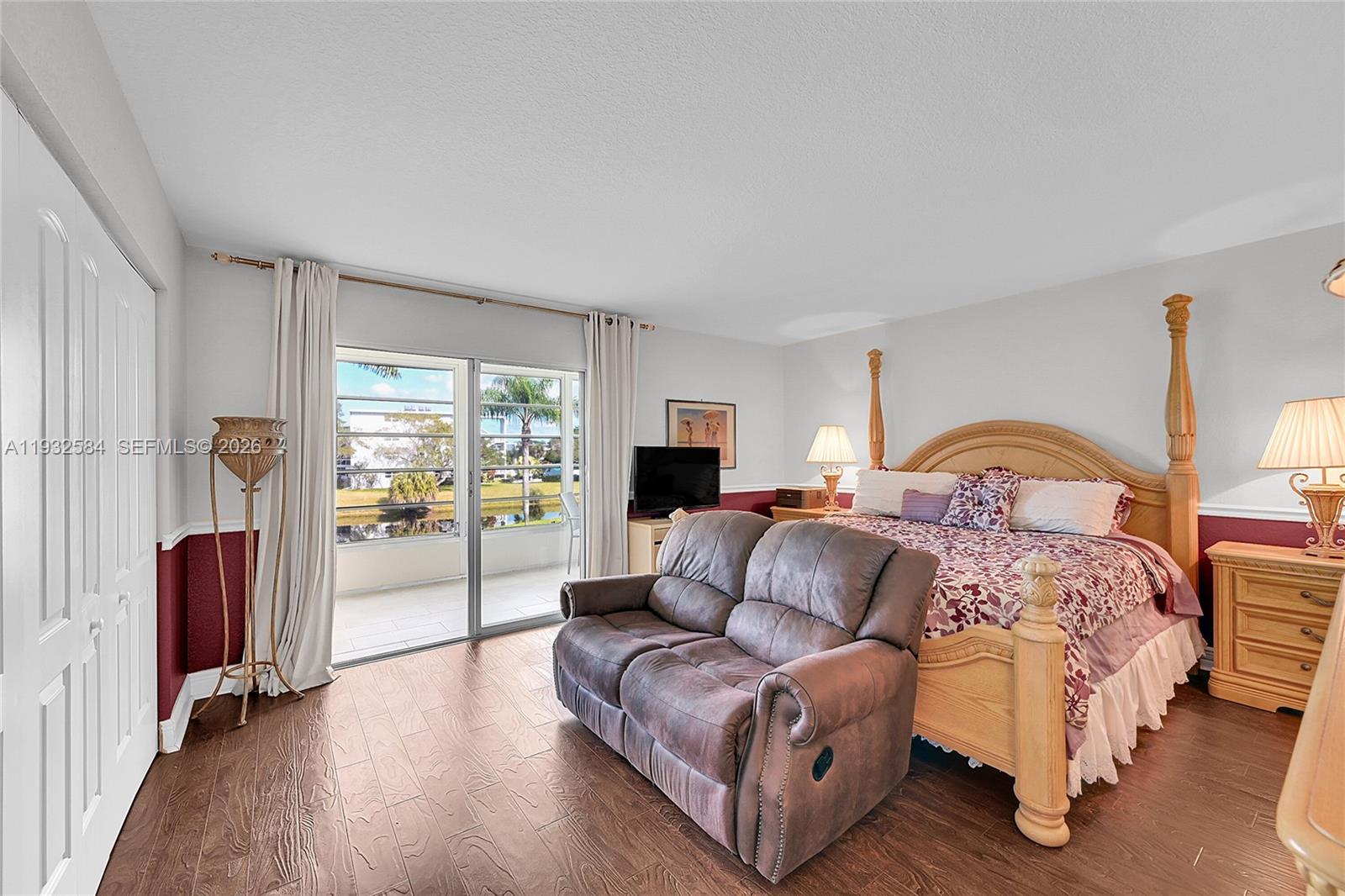 OAKRIDGE A CONDO - Residential