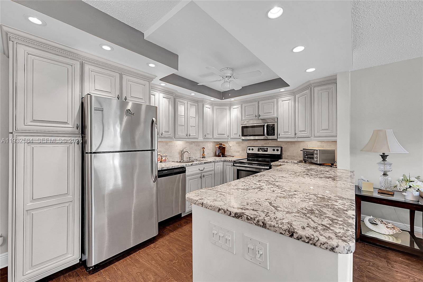 OAKRIDGE A CONDO - Residential