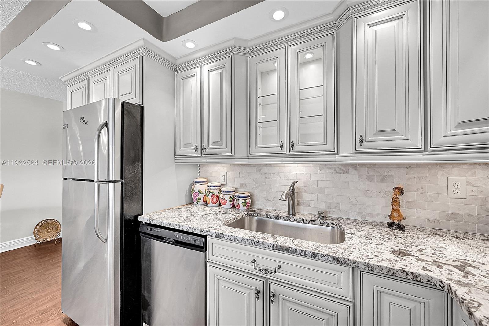 OAKRIDGE A CONDO - Residential