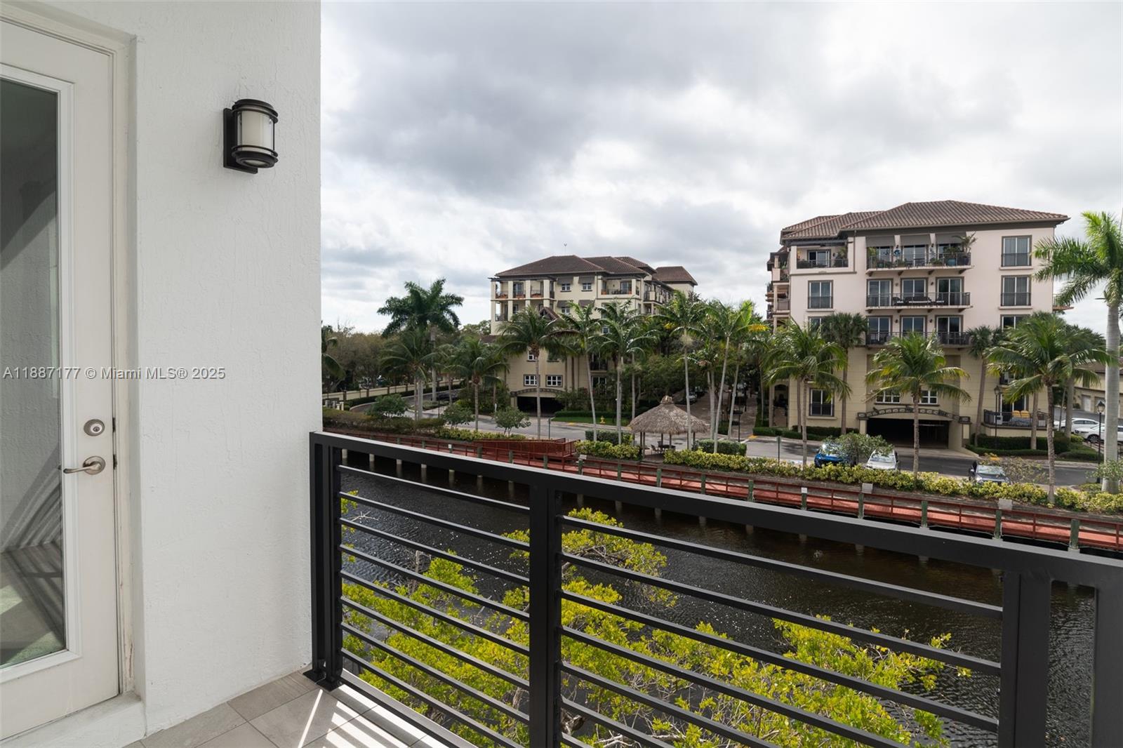 POINTE @ MIDDLE RIVER - Residential