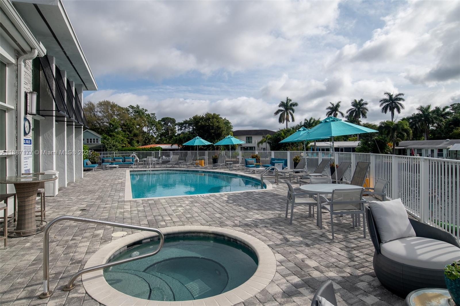 POINTE @ MIDDLE RIVER - Residential