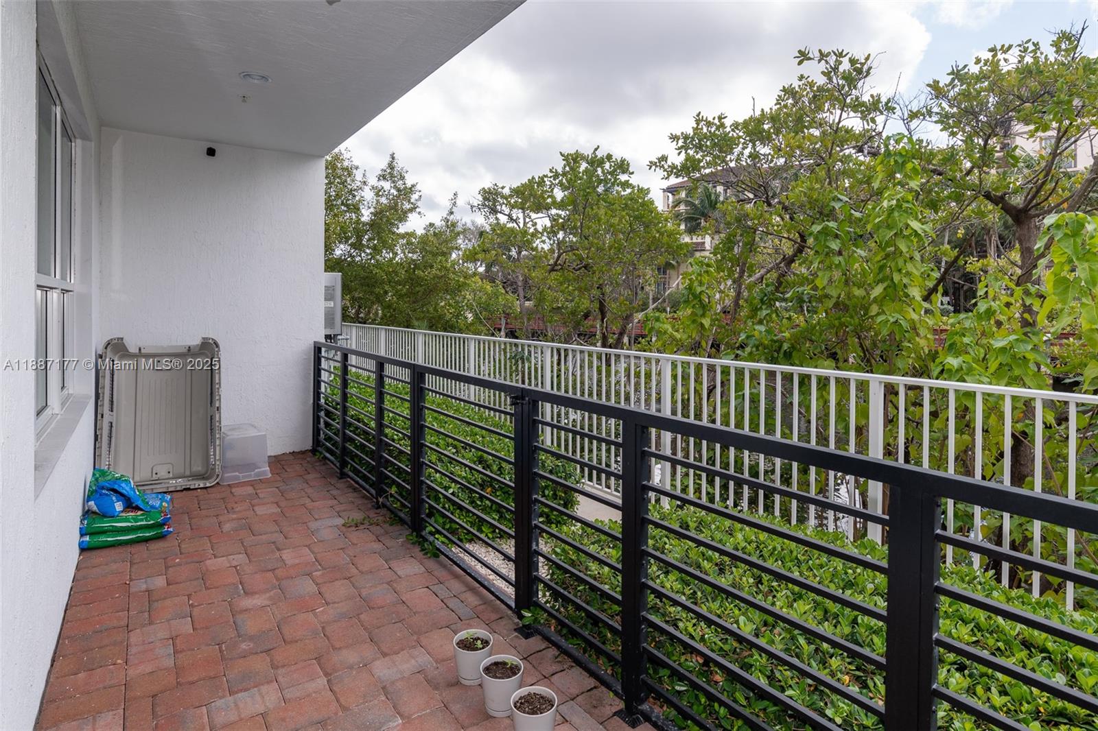 POINTE @ MIDDLE RIVER - Residential