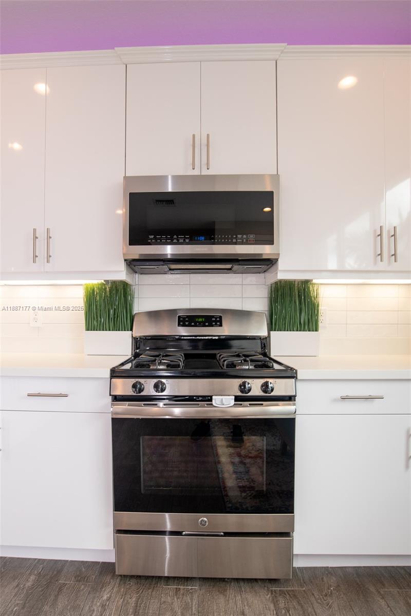 POINTE @ MIDDLE RIVER - Residential