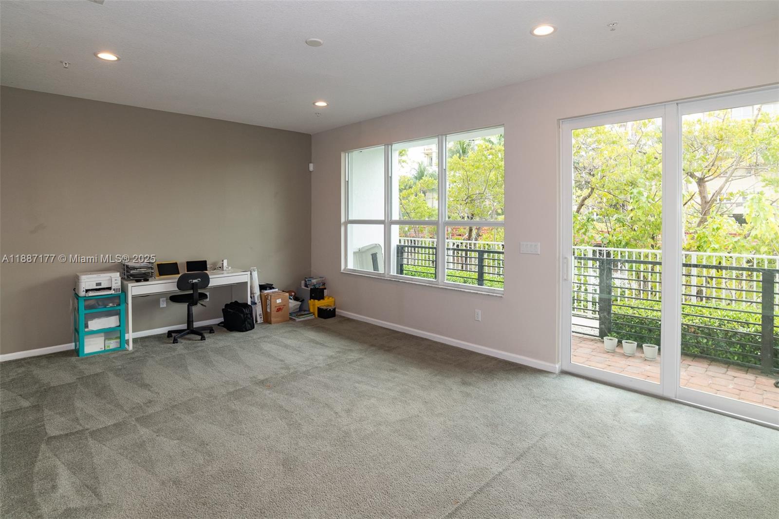 POINTE @ MIDDLE RIVER - Residential