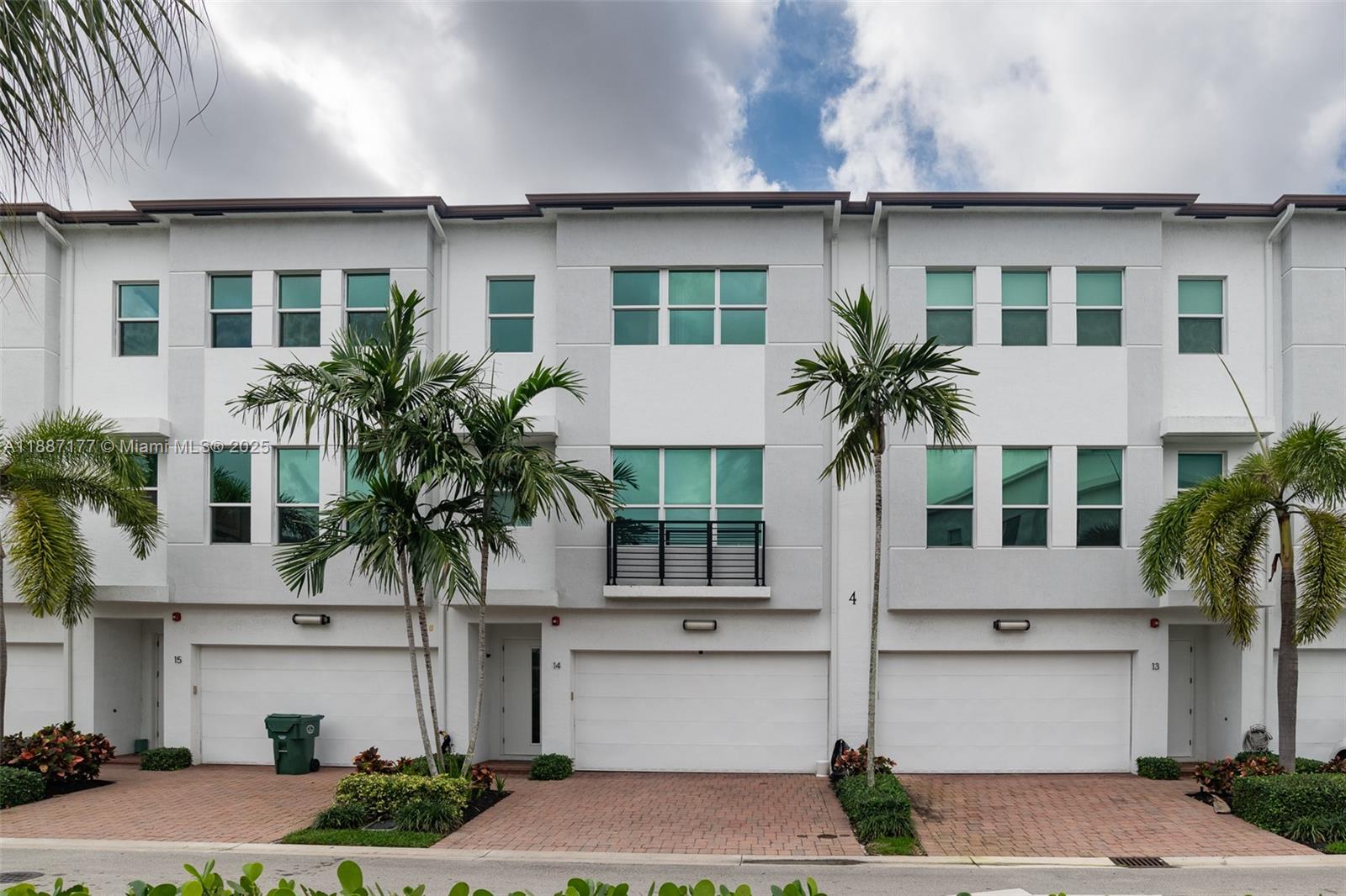 2900 NE 12th Ter 14