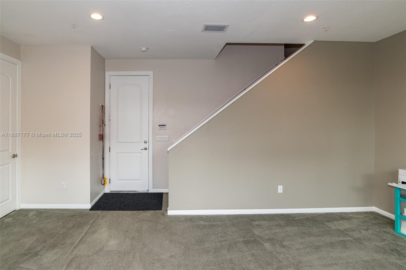POINTE @ MIDDLE RIVER - Residential