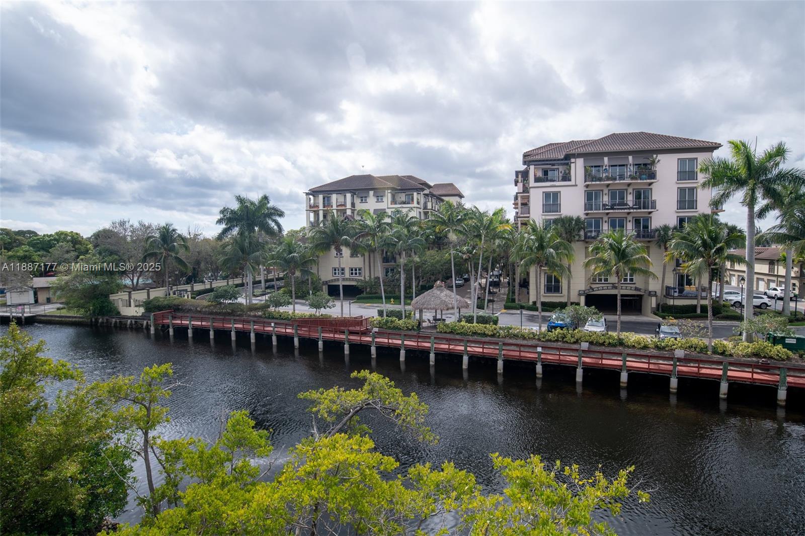POINTE @ MIDDLE RIVER - Residential