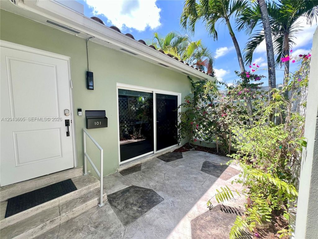 Photo of 101 SW 58th Ave #101, Plantation, FL 33317 (MLS # A12013605)