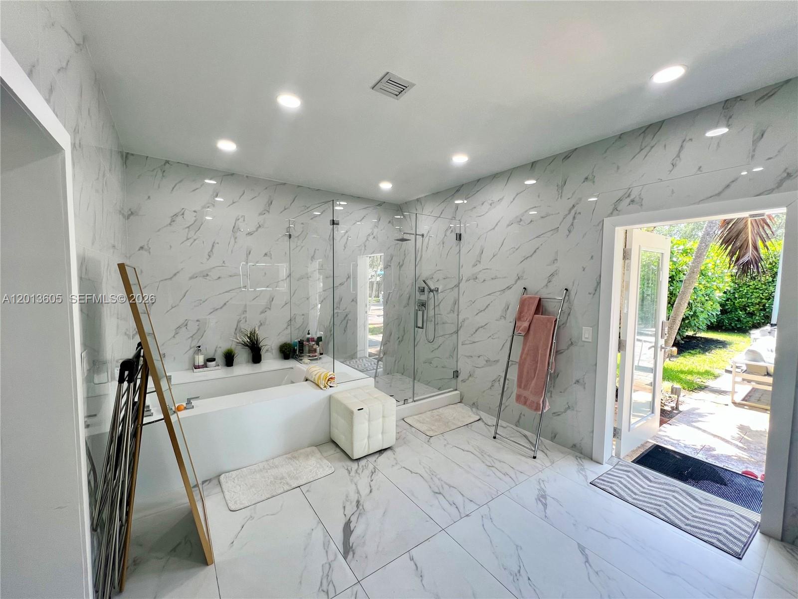 PLANTATION PARK 2ND ADD - Residential Lease