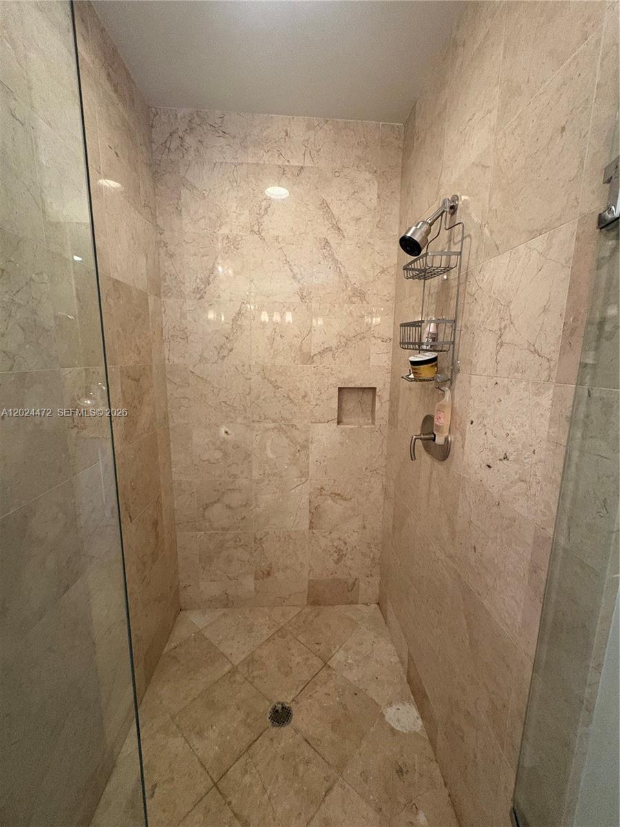 IL LUGANO CONDO - Residential Lease