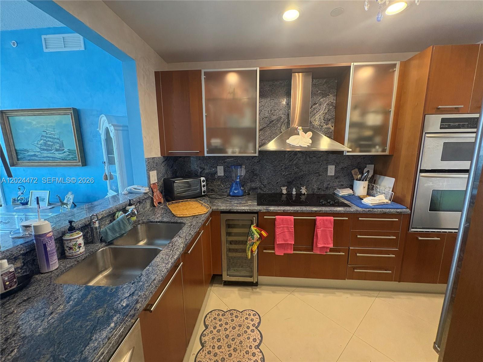 IL LUGANO CONDO - Residential Lease