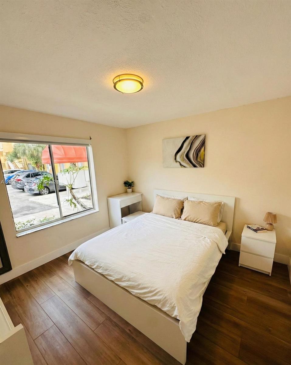 NAPOLI GARDENS AT CORAL S - Residential