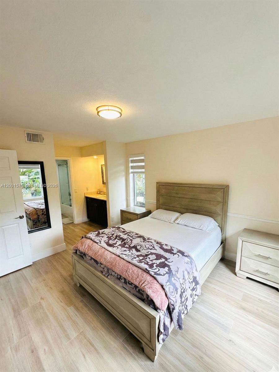 1190 Coral Club Dr 1190