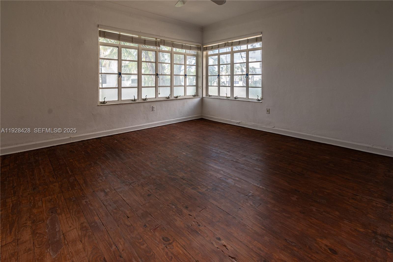 RESIDENCE 1611 CONDO - Residential