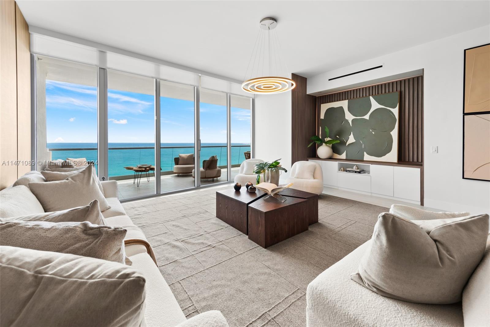 TURNBERRY OCEAN CLUB - Residential
