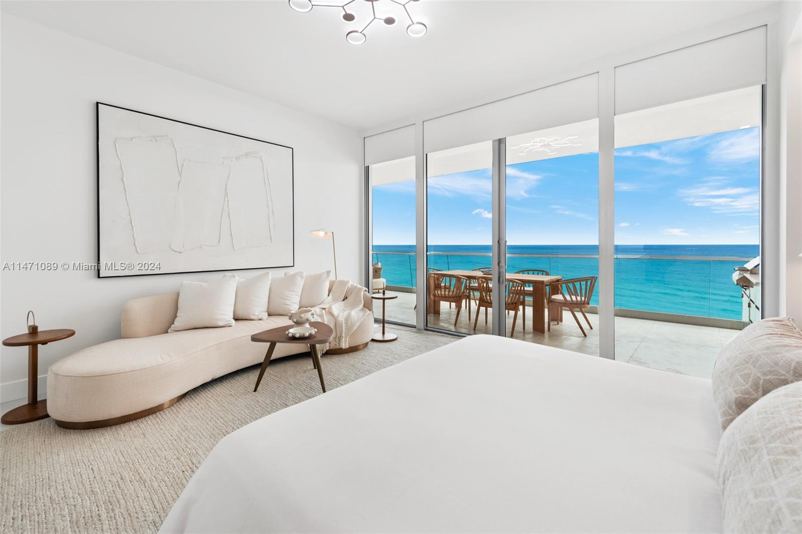 TURNBERRY OCEAN CLUB - Residential