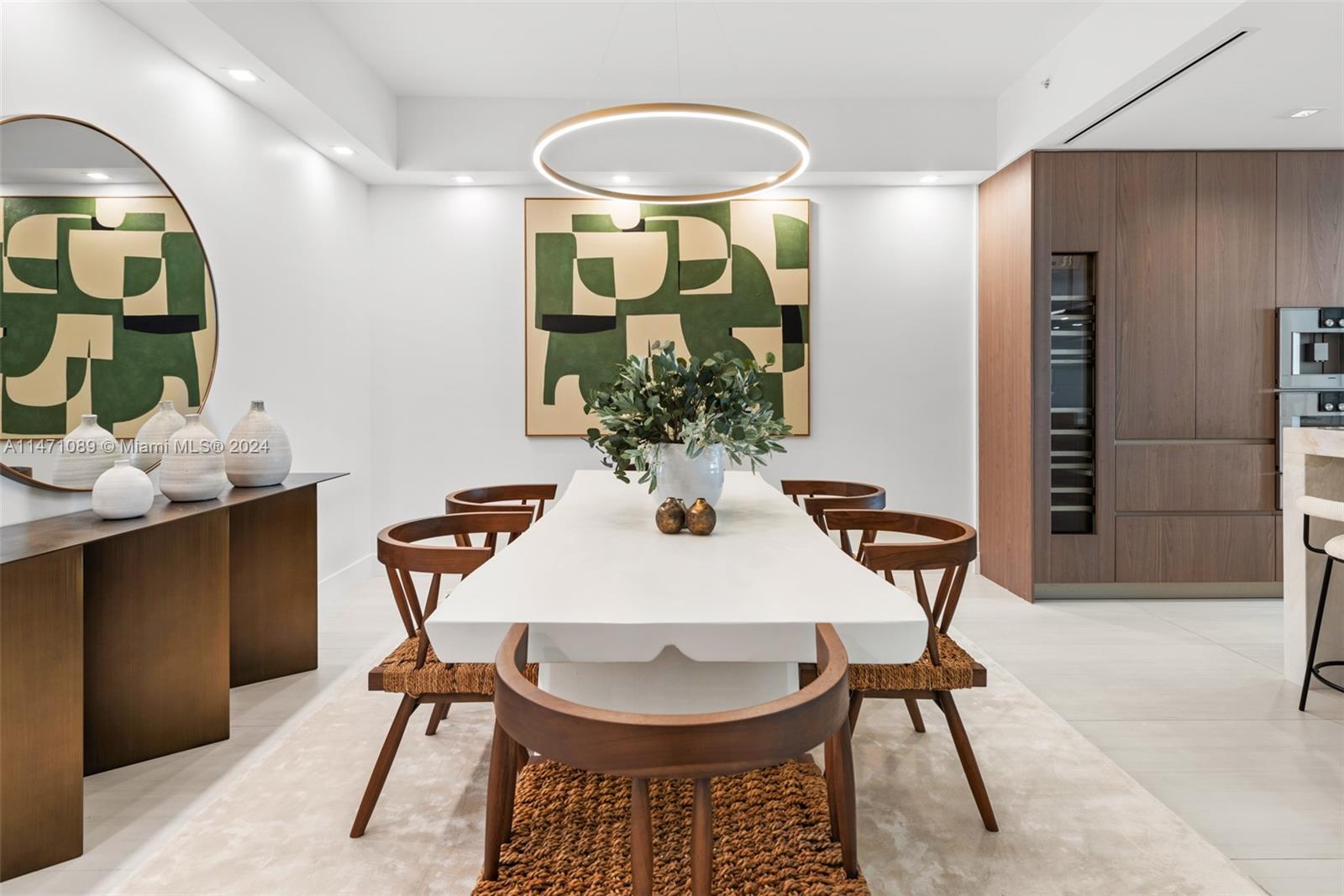 TURNBERRY OCEAN CLUB - Residential