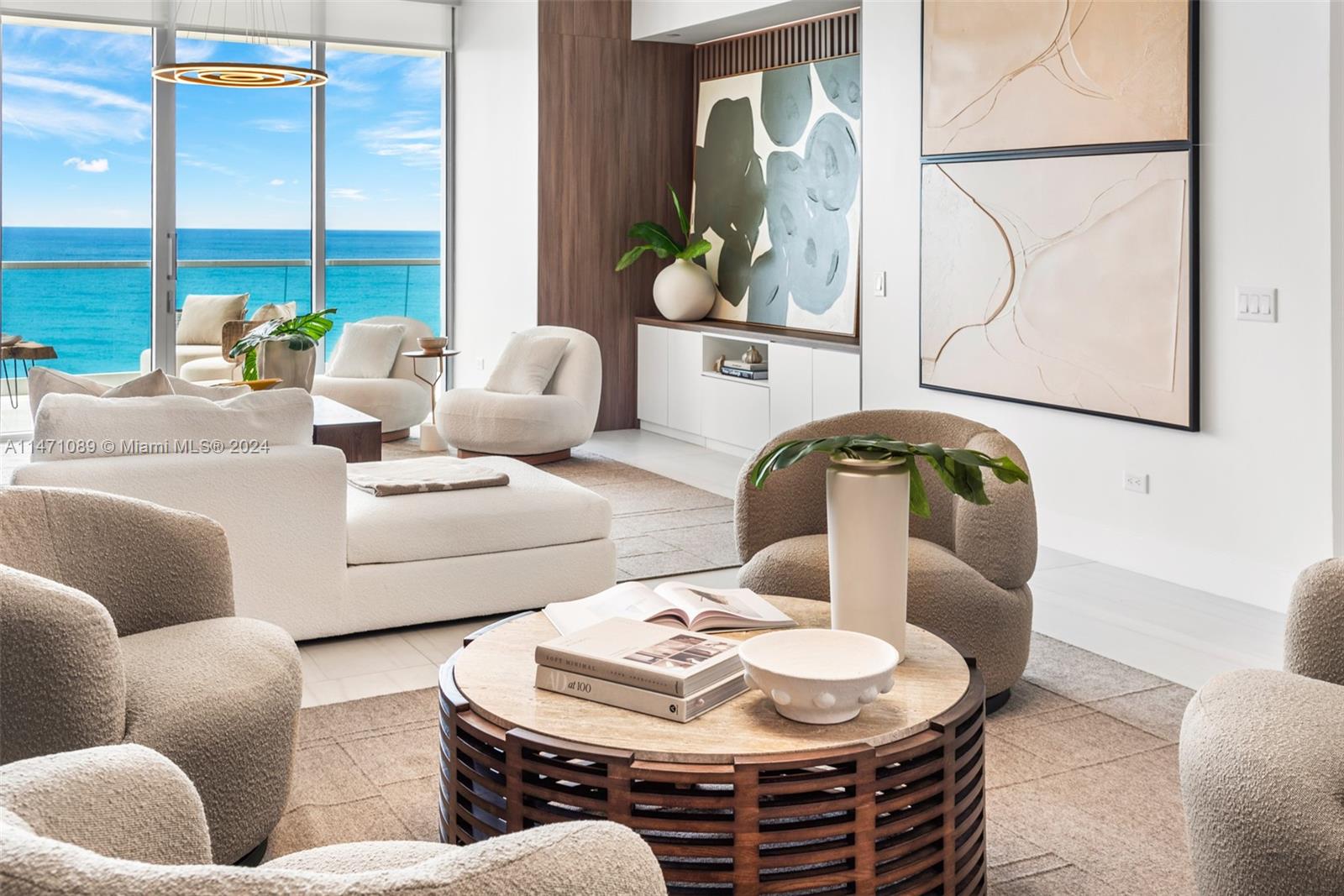 TURNBERRY OCEAN CLUB - Residential