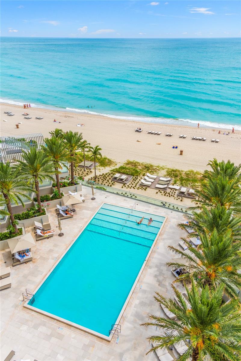 TURNBERRY OCEAN CLUB - Residential