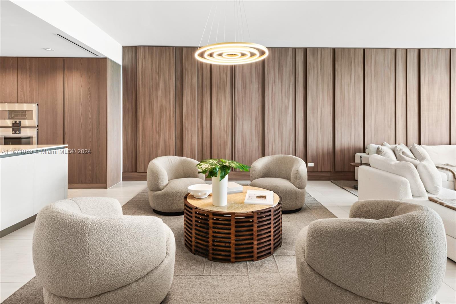 TURNBERRY OCEAN CLUB - Residential