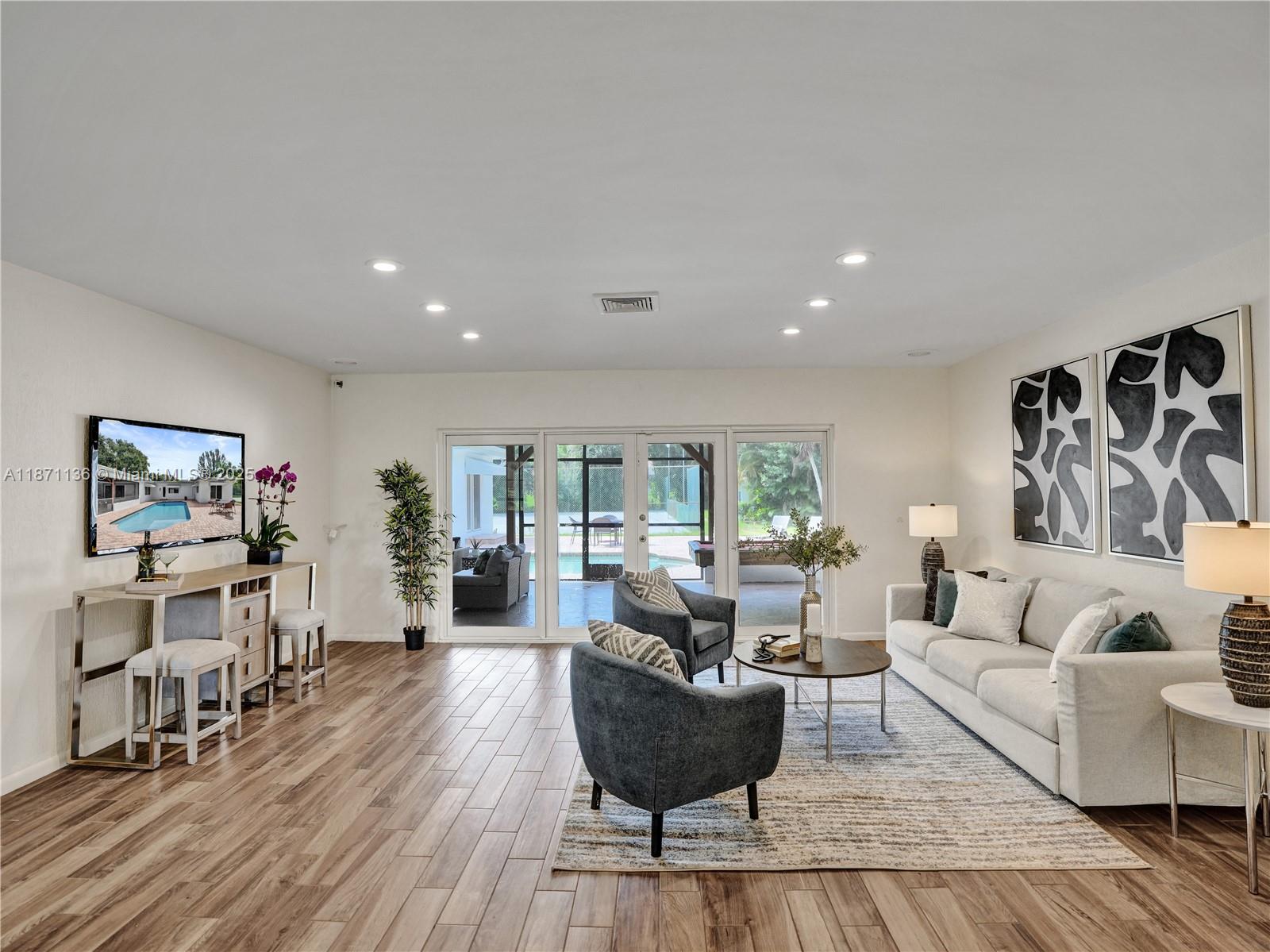 DIXONS PLAT - Residential