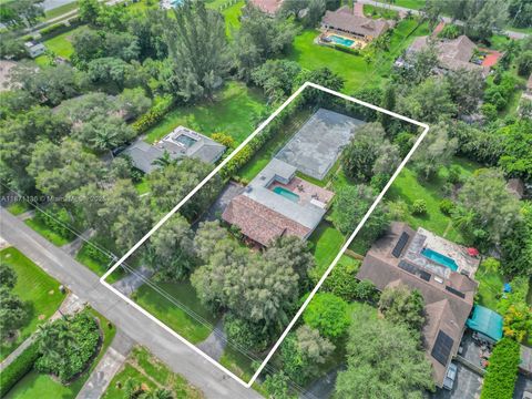 Photo of 11300 Shady Lane, Plantation, FL 33325 (MLS # A11871136)
