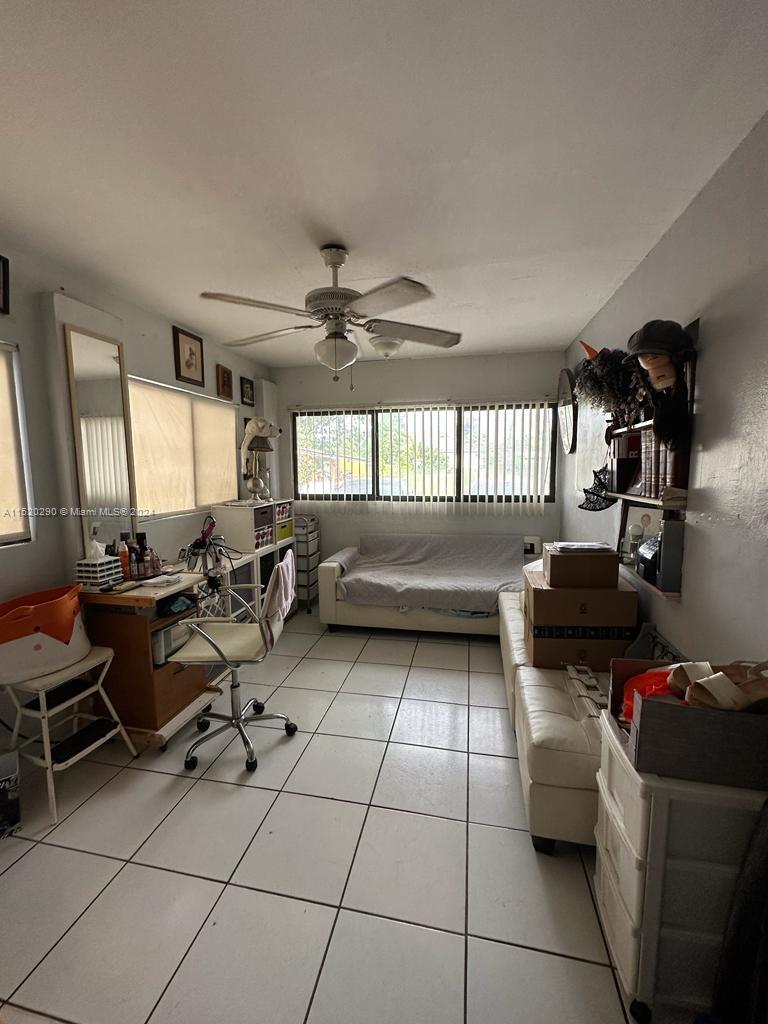 BISCAYNE SHORES UNIT 4 - Residential