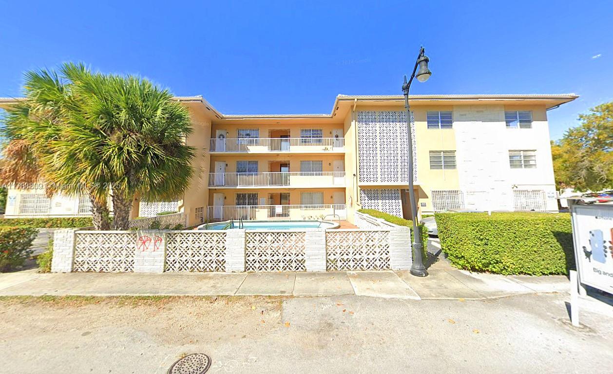Property for Sale at 2300 Sw 3rd Ave 12A, Miami, Broward County, Florida - Bedrooms: 1 
Bathrooms: 1  - $190,000
