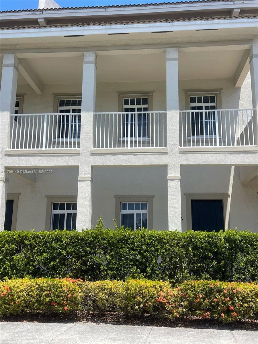14217 Sw 274th St, Homestead, Miami-Dade County, Florida - 5 Bedrooms  
4 Bathrooms - 